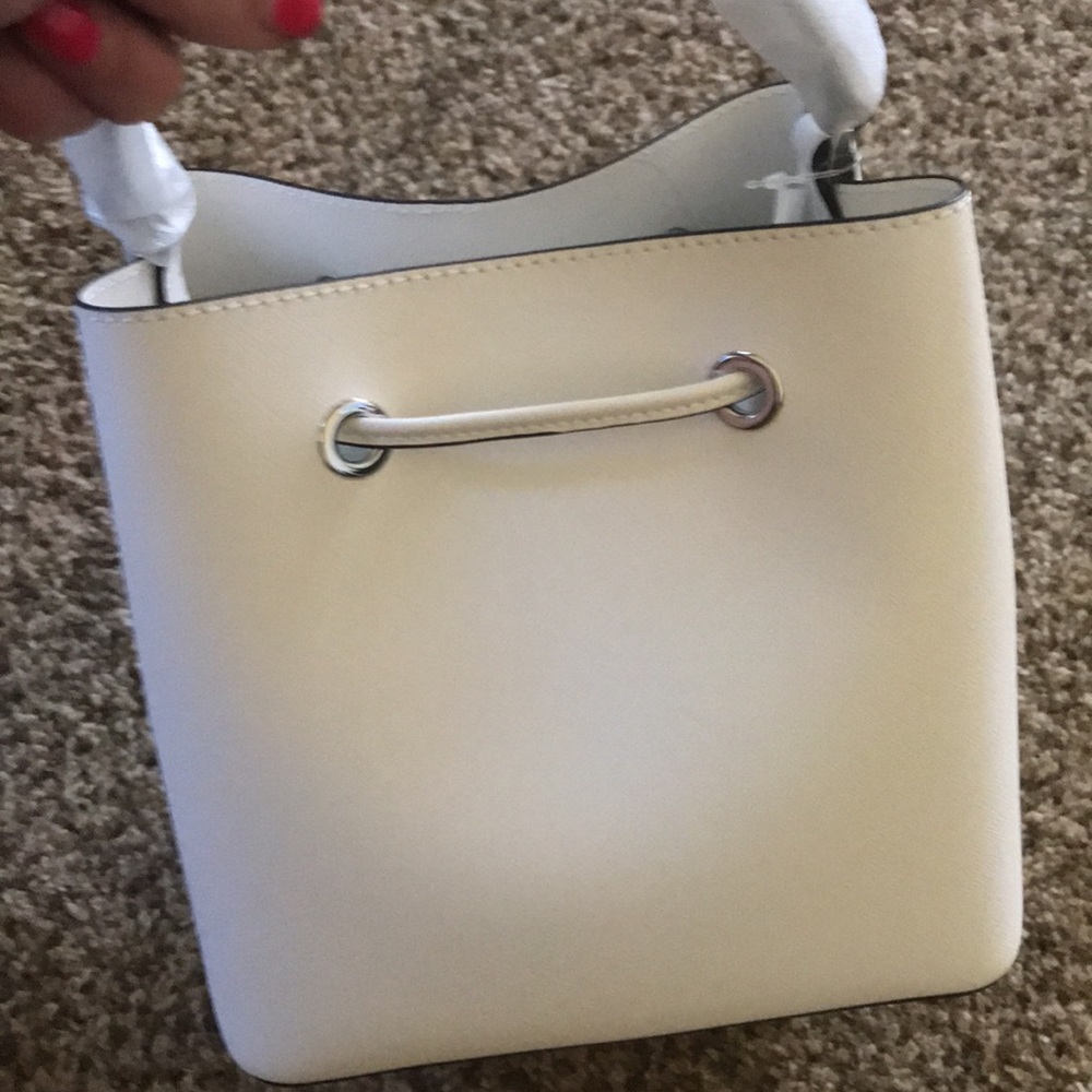 Off white bucket bag  brand new!! With tags - Picture 3 of 3